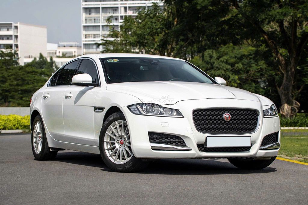 Jaguar XF 2016 PURE Trắng - 1 Chủ Từ Đầu. Mua bán Ô tô tại Quận 7 Tp Hồ Chí Minh được đăng bởi FatCar Auto hình 2