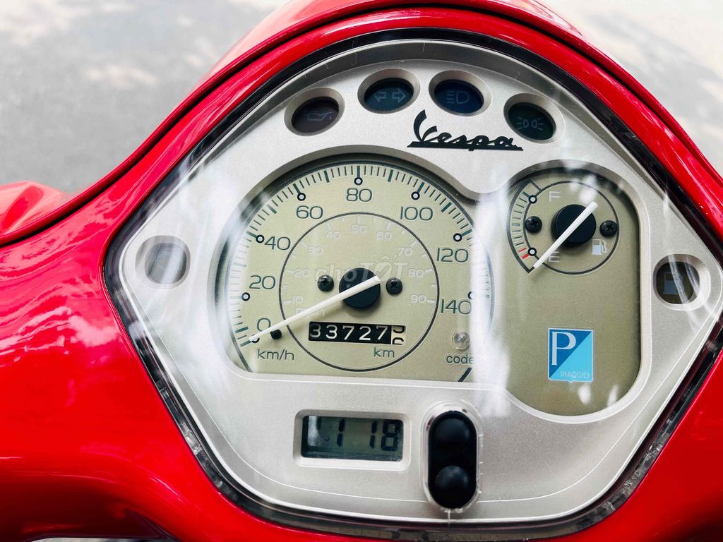 Пьяджо Веспа LX iGet Red 3000 км