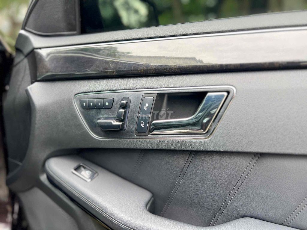 Mercedes Benz E Class 2010 E250 - 130000 km. Mua bán Ô tô tại Thành phố Thuận An Bình Dương được đăng bởi Trần Trung Hiếu hình 17