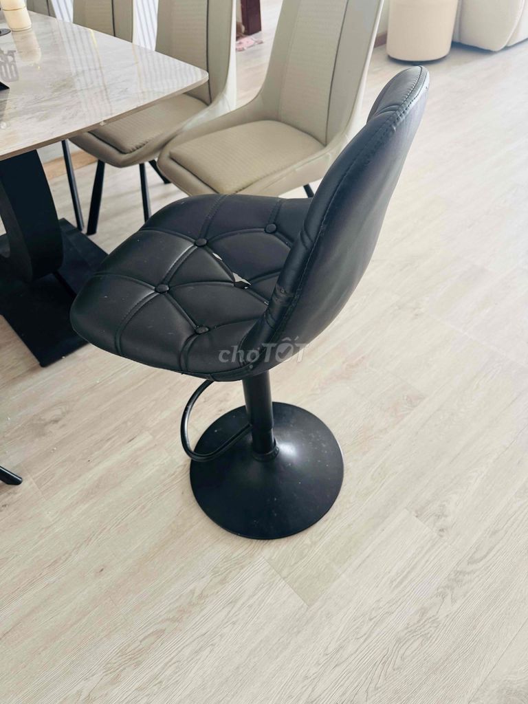 Ghế bar Da Đen Còn dùng tốt. Mua bán Bàn ghế tại Quận Cẩm Lệ Đà Nẵng được đăng bởi Nguyễn Ngọc Tú hình 1