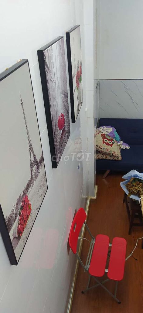 Bán căn hộ lầu 1 ngay Phố đi bộ Quận 1