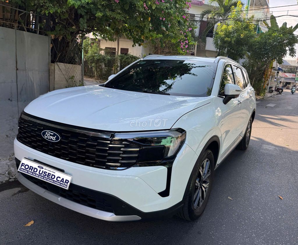 Белые скольжения Ford Territory Titanium 2025 года протяженностью 5000 км