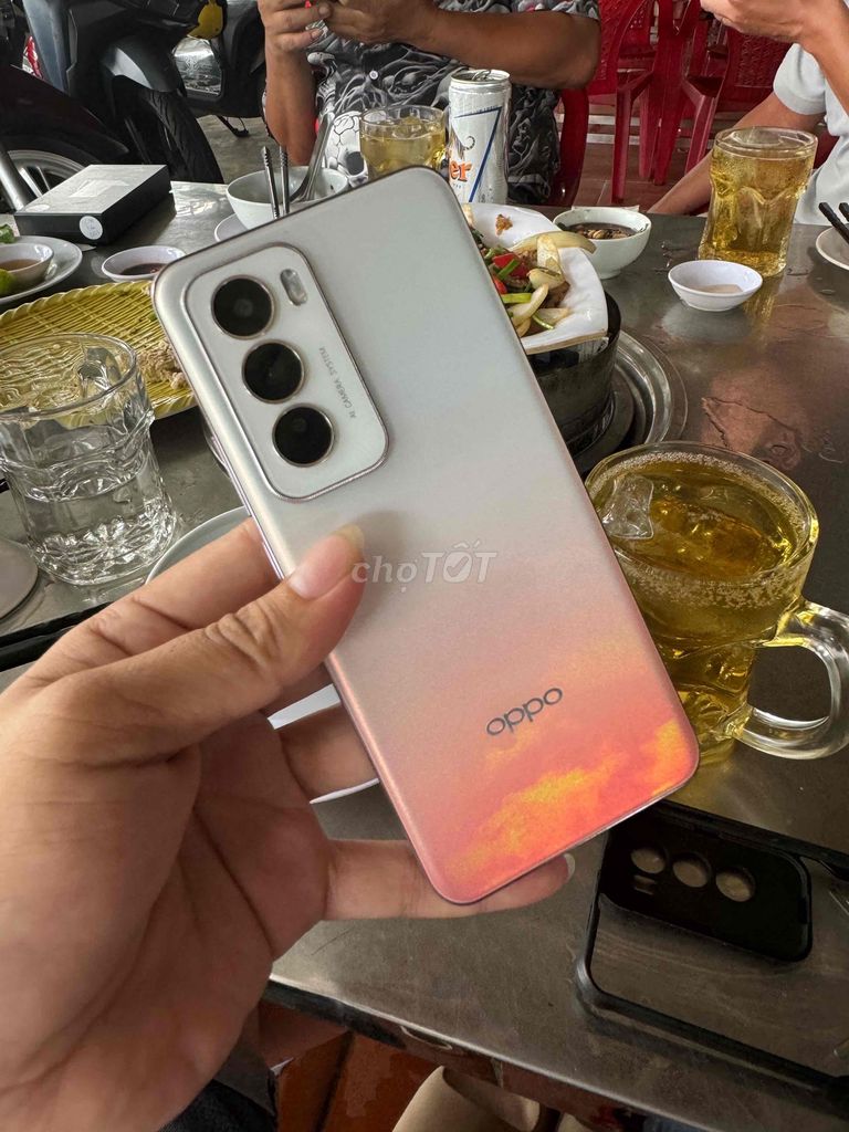 Oppo Reno 12 5G 12/512 zin keng còn bảo hành TGDĐ