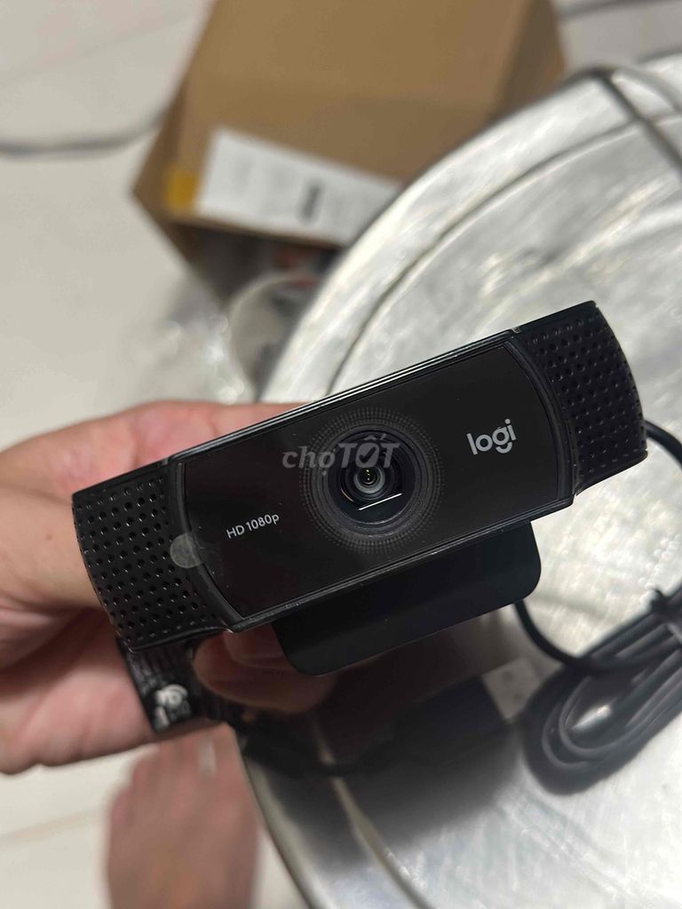 Webcam Logitech HD 1080p Đen Mới. Mua bán Máy ảnh, Máy quay tại Huyện Gò Công Đông Tiền Giang được đăng bởi Đình Khang hình 1