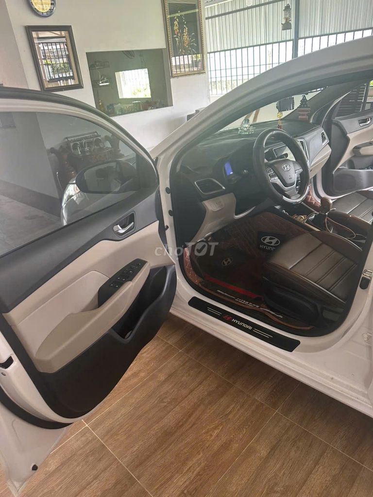 Hyundai Accent 2023 1.4 MT - 9000 km