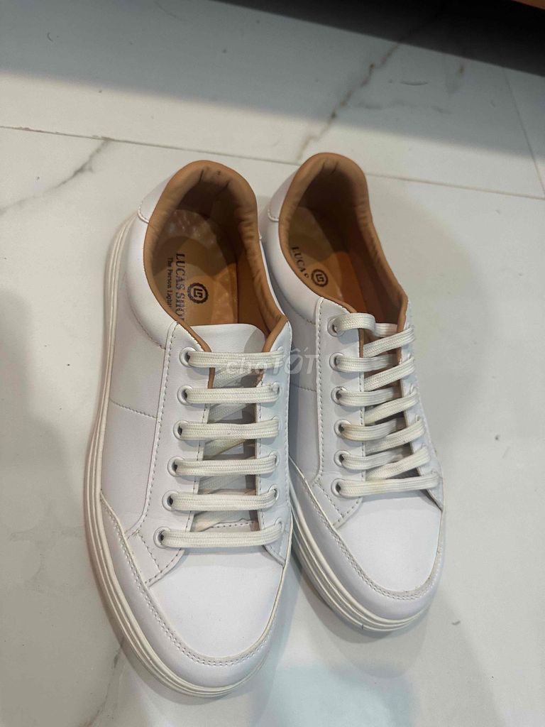 giày sneaker cần thanh lý