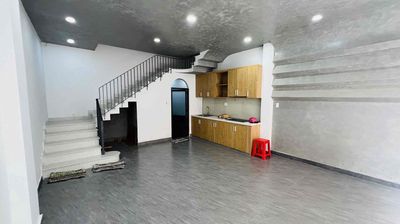 Аренда · 3 комн. · 200 м² · Quận 6, ул. Đường Hậu Giang