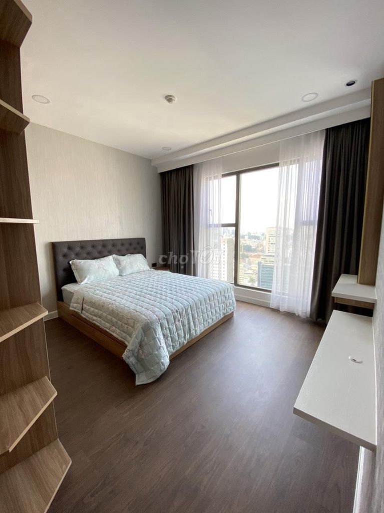 3-комнатная квартира на продажу Vinhomes Golden River Bason