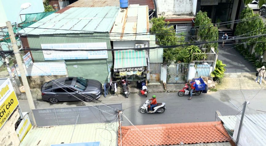 Cho thuê nhà nguyên căn - ngang 4 dài 12m có sân thượng thấy pháo hoa