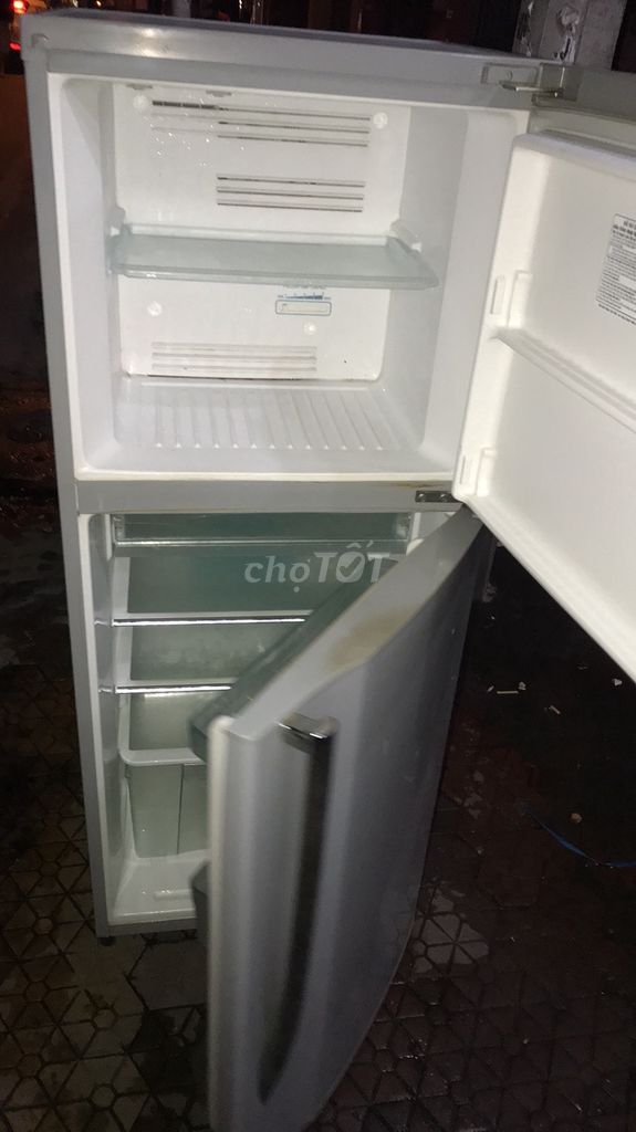 0928137326 - Tủ lạnh toshiba 210 lít đẹp như mới có fix