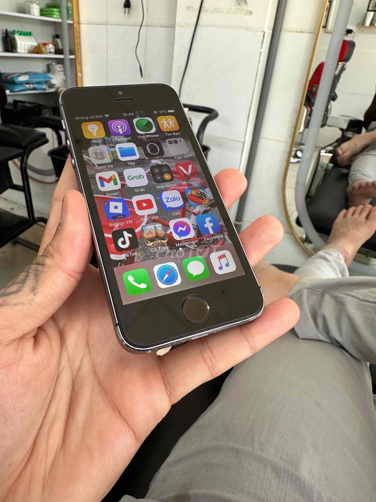 Apple iPhone 5S Xám Nguyên zin. Mua bán Điện thoại tại Quận Bình Tân Tp Hồ Chí Minh được đăng bởi tùng hình 1