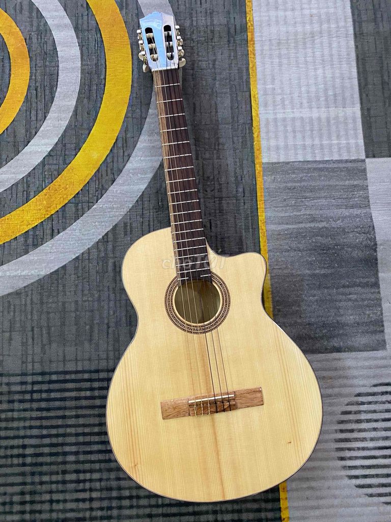 Đàn Guitar classic