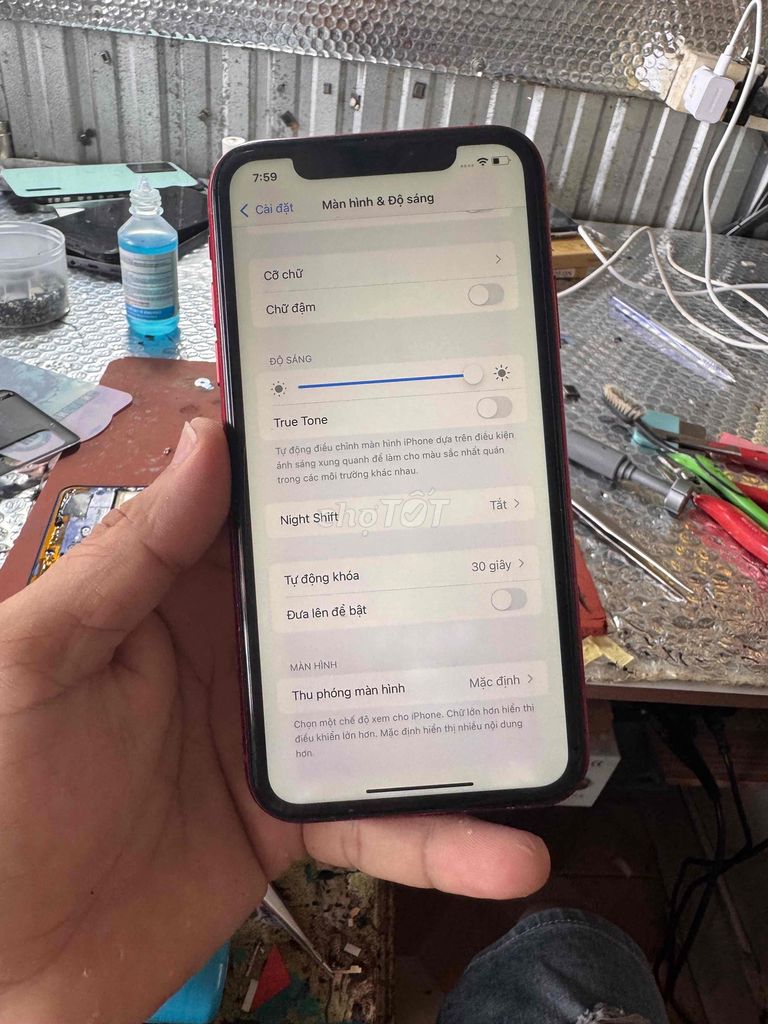 Apple iPhone XR 64GB Đỏ màn phãn quang pin mới. Mua bán Điện thoại tại Huyện Thới Bình Cà Mau được đăng bởi hoang phi hình 1