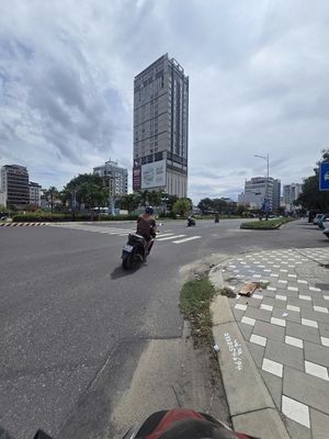 Đất 127 m² · Đường Phạm Văn Đồng