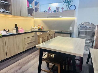 Nhà chính chủ, vòng xoay ngã 6 gần cầu rồng 95m2 3 tầng 6pn kiên cố