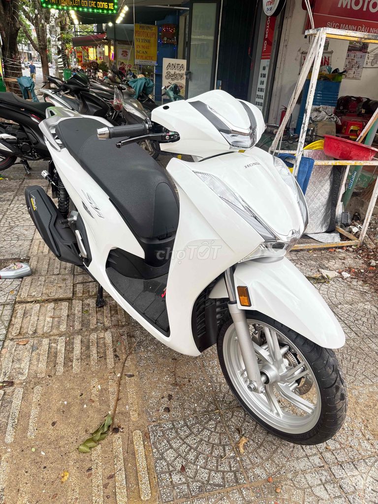 CẦN BÁN SH 350 MÁY THÁI LÊN FULL ĐỒ CHƠI. Mua bán Xe máy tại Quận Hải Châu Đà Nẵng được đăng bởi CHUYÊN BÁN XE LƯỚT hình 2