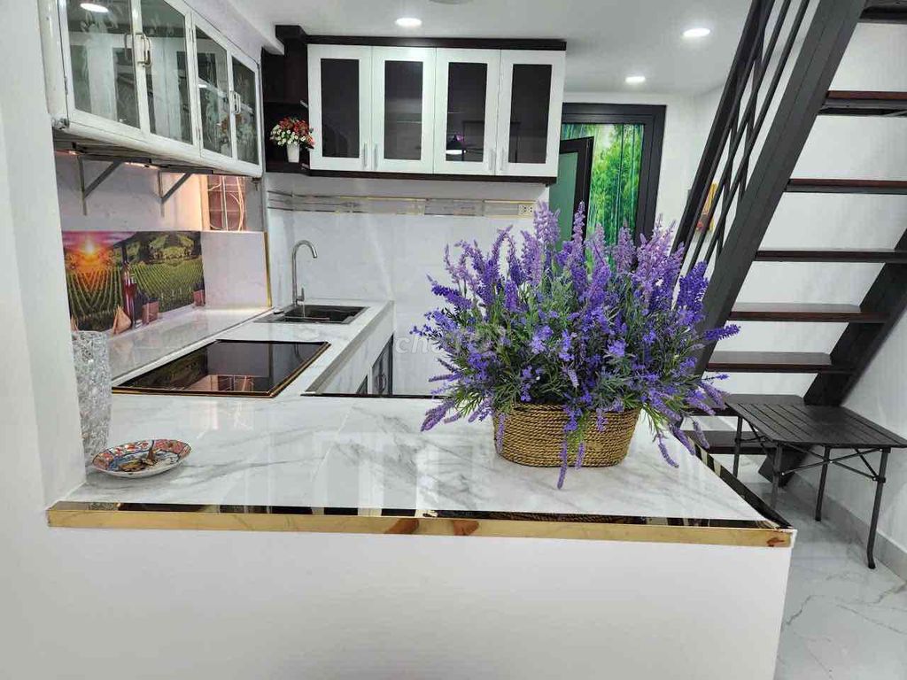 Apartment with 2 bedrooms for rent in Quận Tân Bình, Ho Chi Minh City — $212/month, photo 1