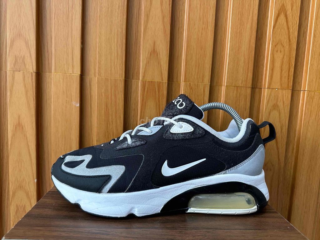 Giày Nike size 41 chính hãng mới keng zin 97%