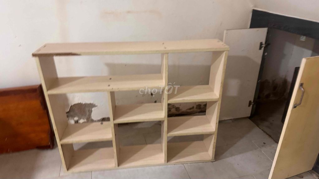 Kệ sách gỗ Nâu nhạt thiết kế đơn giản. Mua bán Tủ, kệ gia đình tại Quận Phú Nhuận Tp Hồ Chí Minh được đăng bởi Tran Vien hình 1