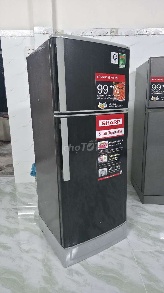 Tủ lạnh Sharp 180 lít Đen. Mua bán Tủ lạnh tại Huyện Châu Thành Long An được đăng bởi HÀNG QUA SỬ DỤNG hình 1