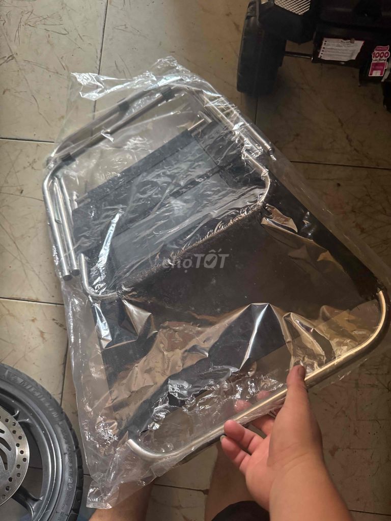 Ghế xếp Kim loại Vải Đen Gấp gọn chưa sd. Mua bán Bàn ghế tại Quận Bình Thạnh Tp Hồ Chí Minh được đăng bởi cầm đồ thanh lý  hình 1