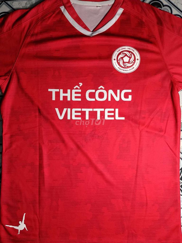 Áo đấu bóng đá Thể Công - Viettel có chữ kí . Mua bán Đồ thể thao, Dã ngoại tại Thành phố Thủ Dầu Một Bình Dương được đăng bởi Đình Quốc hình 1