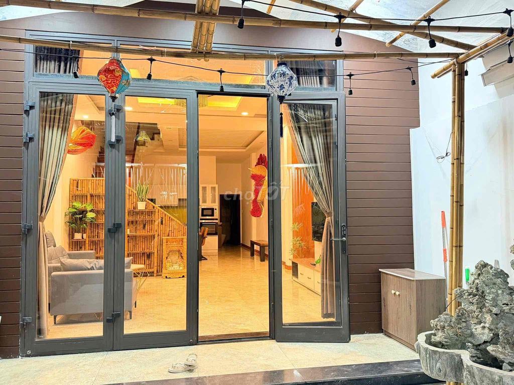 Аренда · 3 комн. · 100 м² · Quận Sơn Trà, ул. Đường Hoàng Bích Sơn
