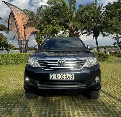 Toyota Fortuner 2014 Tự động 7 chỗ Đen