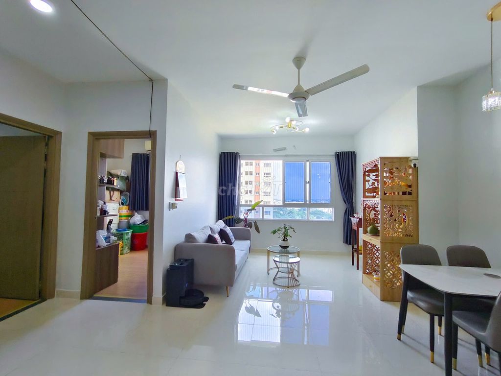 Chính chủ bán CH Green Town 68m2/2PN, Tặng nội thất, giá 2.75 tỷ