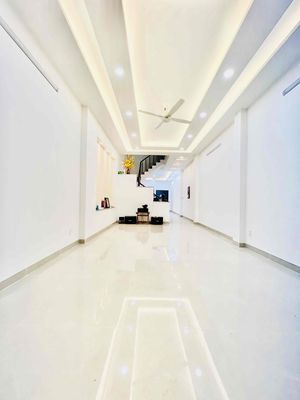 Cho Thuê Nhà DT 4x22 1Trệt 2Lầu 4Pn 3Wc Sân Rộng Hẻm Xe Tải Hợp Ở