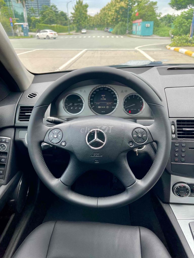 Cần bán Mercedes C230 sx2009 xe cực kì đẹp. Mua bán Ô tô tại Quận 6 Tp Hồ Chí Minh được đăng bởi Vinh Nguyễn hình 11