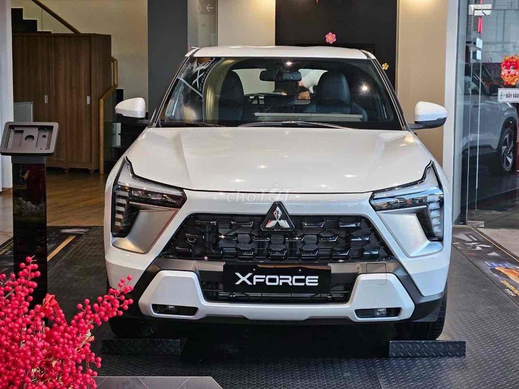 XForce / Khuyến mãi 50% Trước bạ /Xe sẵn giao ngay