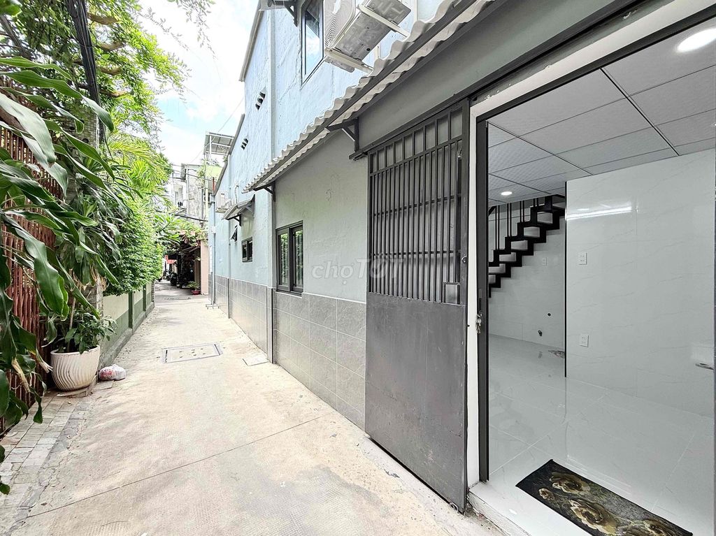 NHÀ NGUYÊN CĂN 1 TRỆT 1 LẦU MỚI 100% GIÁ RẺ NGAY CHỢ HOÀNG HOA THÁM