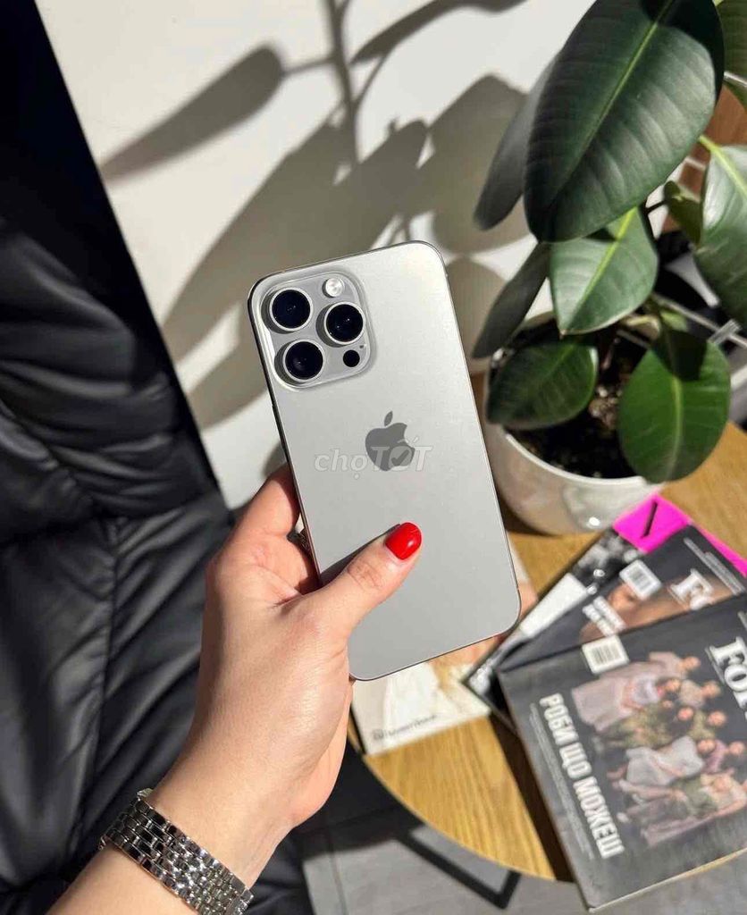 iPhone 15 Pro Max 256GB Bạc. Mua bán Điện thoại tại Huyện Hòa Vang Đà Nẵng được đăng bởi Thanh Tỉnh Nguyễn Trần hình 1