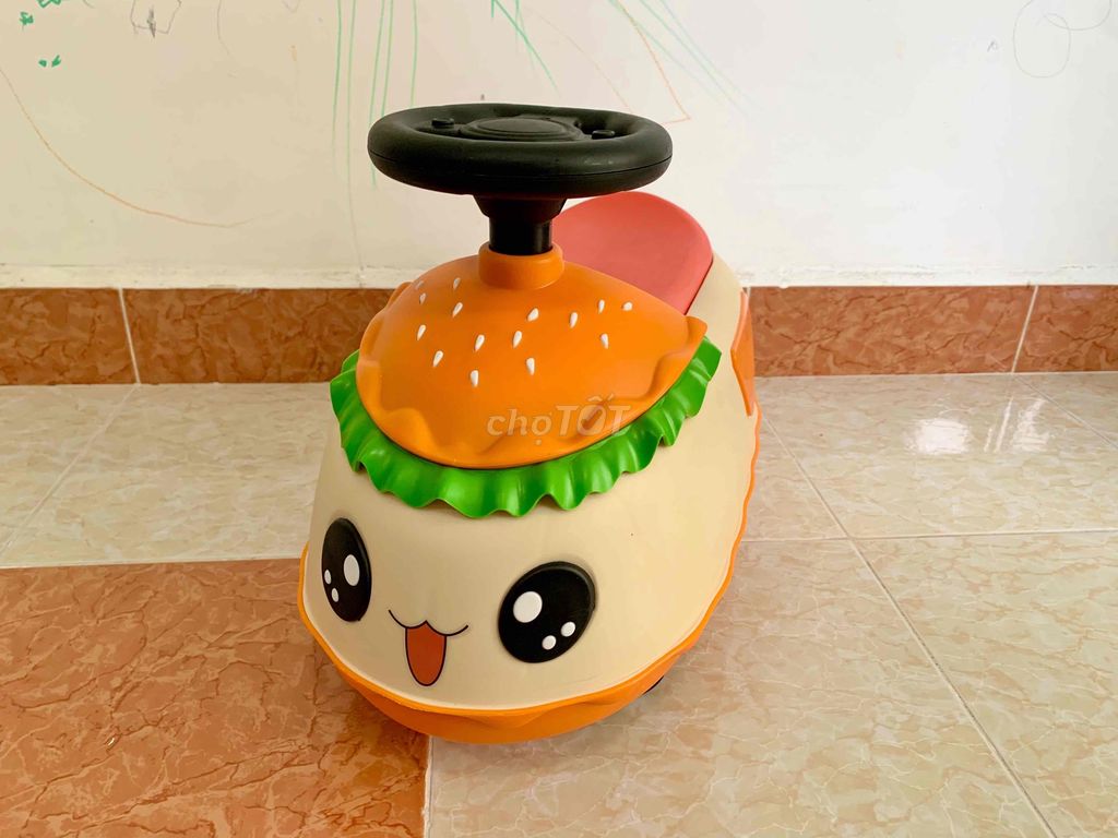 Xe chòi chân Hamberger 4 bánh, có nhạc. Xe như mới. Mua bán Mẹ và bé tại Quận 10 Tp Hồ Chí Minh được đăng bởi Khôi hình 3