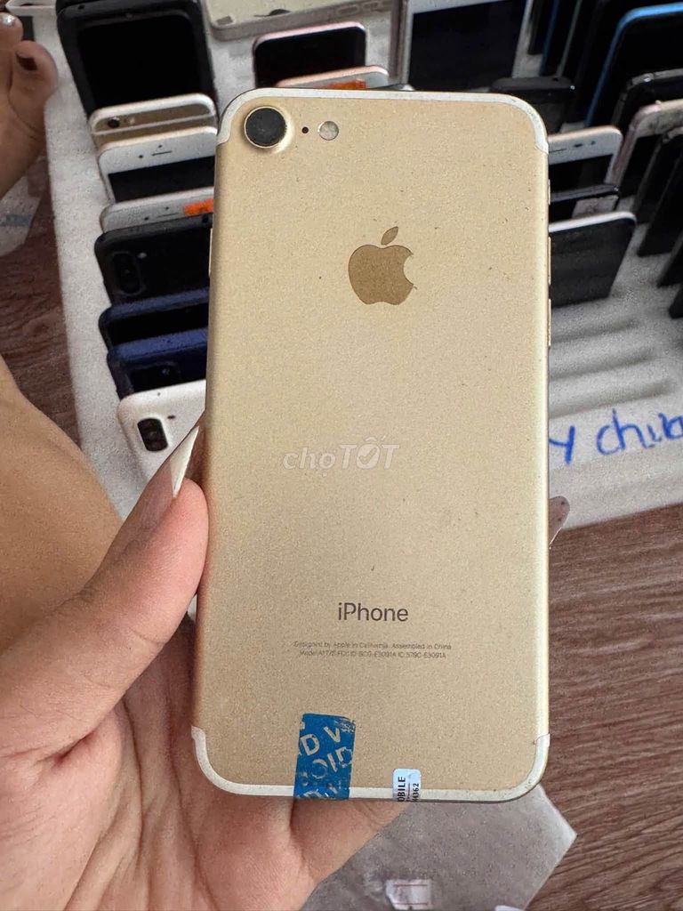 Apple iPhone 7 32GB Vàng. Mua bán Điện thoại tại Quận 1 Tp Hồ Chí Minh được đăng bởi Hội Đồ Điện Tử hình 1