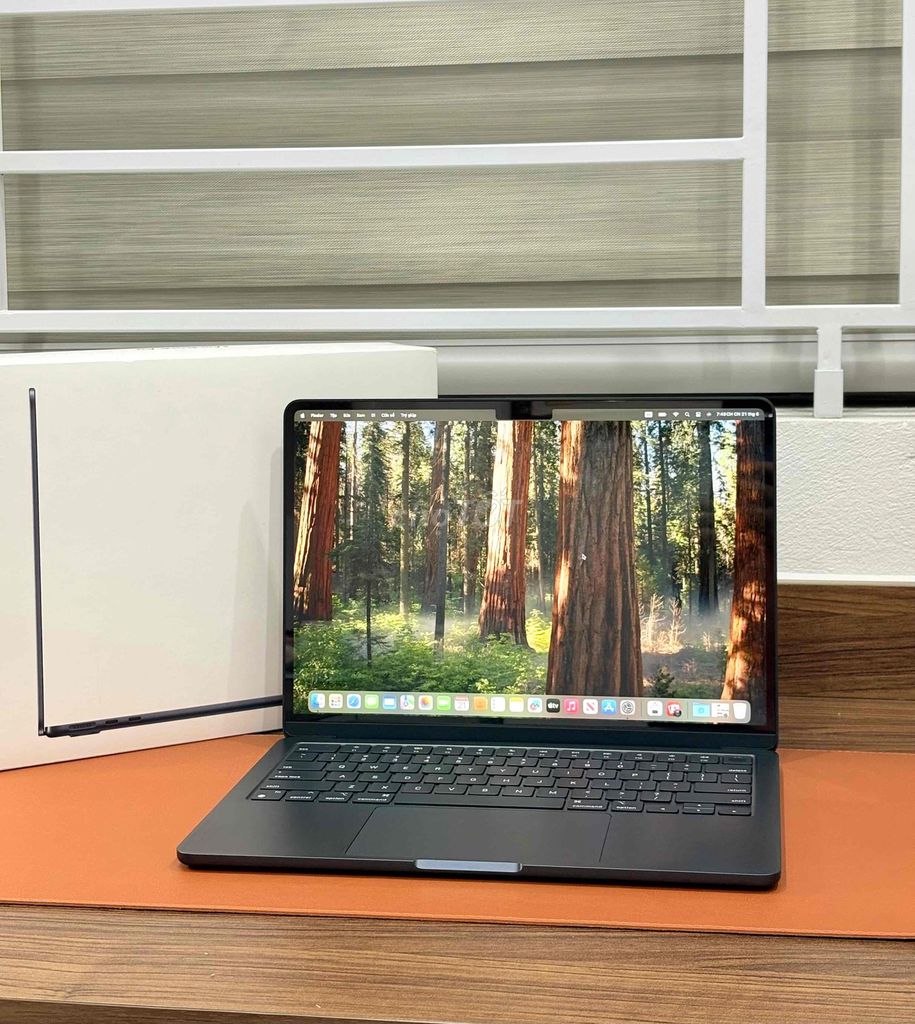 Macbook Air M2 13 inch 16GB/256GB fullbox new. Mua bán Laptop tại Quận Thanh Xuân Hà Nội được đăng bởi Nguyen Hung  hình 1