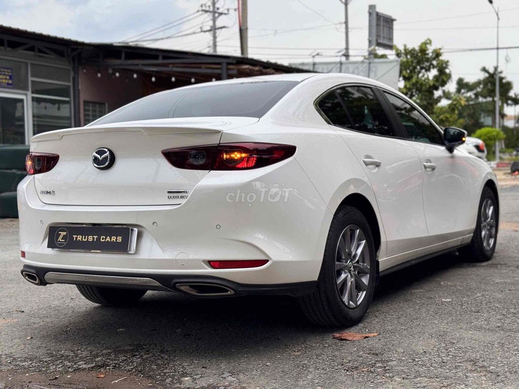 Mazda 3 1.5 Luxury - Sedan - 23.000km. Mua bán Ô tô tại Quận 8 Tp Hồ Chí Minh được đăng bởi Cửa hàng ô tô cũ TRUST CARS hình 9