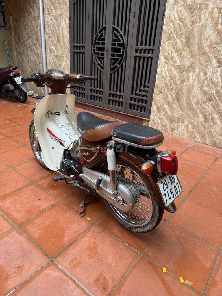 e bán xe cúp 50cc xe còn rất đẹp đời cao đèn lead. Mua bán Xe máy tại Quận Long Biên Hà Nội được đăng bởi Nguyen Chung hình 1