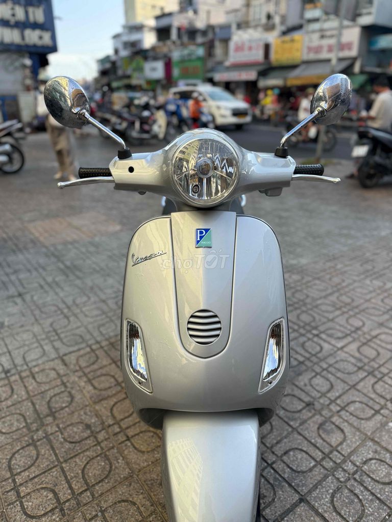 Vespa Lx150cc Xe nhập Ý BSTP chính chủ ký giấy