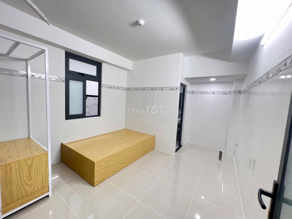 Trống Phòng Studio Đầy Đủ Nội Thất Cơ Bản, Có Thang Máy