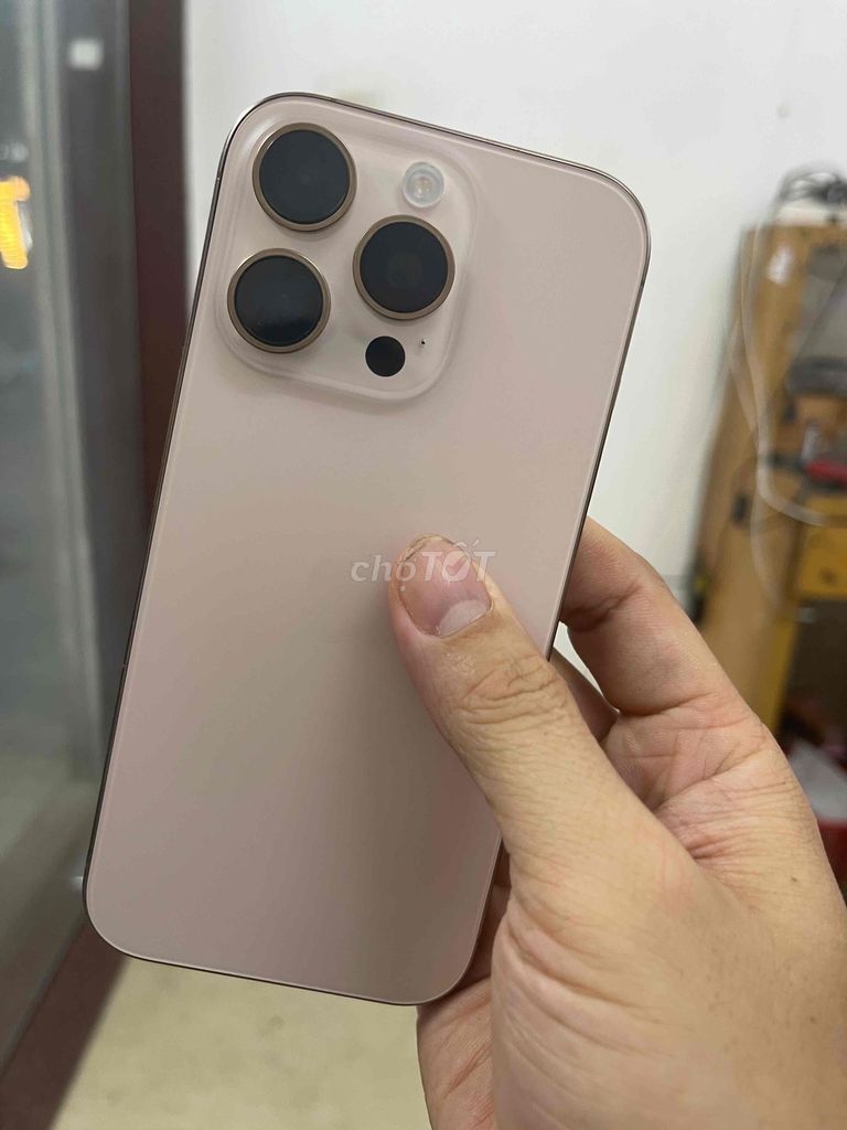 iPhone 16 Pro 256GB Vàng. Mua bán Điện thoại tại Quận Long Biên Hà Nội được đăng bởi Phạm Xuân Quý hình 1
