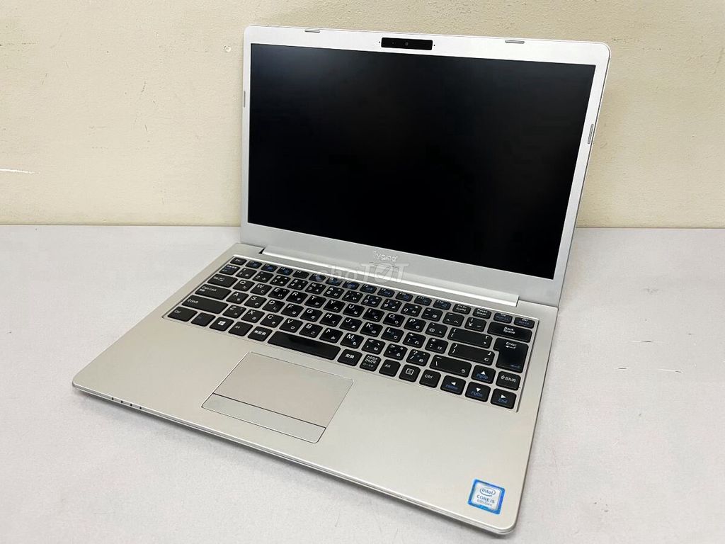 Laptop i7 8565U, vỏ nhôm