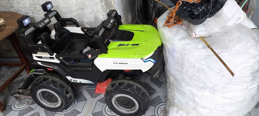 Xe điện ô tô trẻ em. Mua bán Mẹ và bé tại Huyện Bình Tân Vĩnh Long được đăng bởi Huỳnh An hình 1