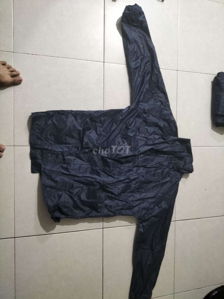 Bộ quần áo mưa vải dù đen chống thấm. Mua bán Nội thất, đồ gia dụng khác tại Quận 8 Tp Hồ Chí Minh được đăng bởi Trần Quốc Việt hình 1