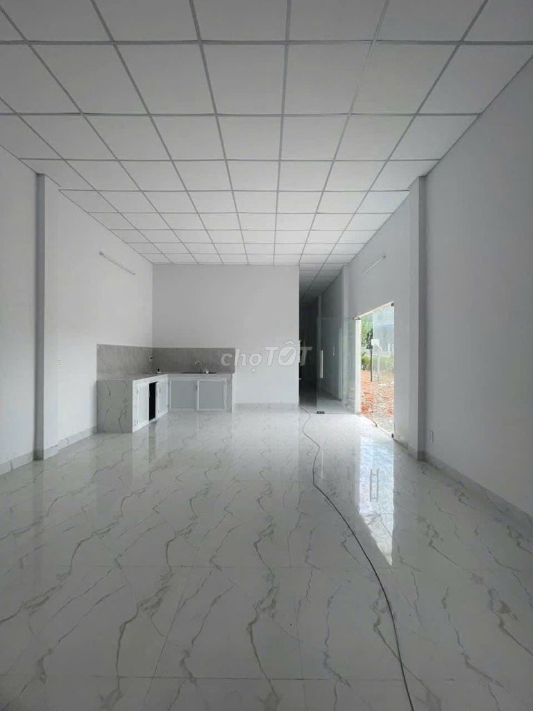 Cho Thuê Nhà Mới 100m2 2 Phòng Ngủ Gần Chợ Thông Dụng