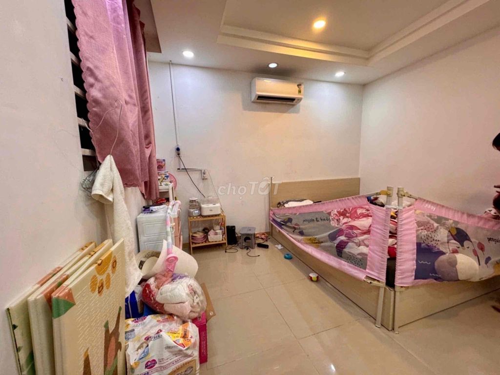 Tân Phú sát bên Tân Bình, 48m2, 4 tầng hoàn công đủ, giá 3.85 tỷ.