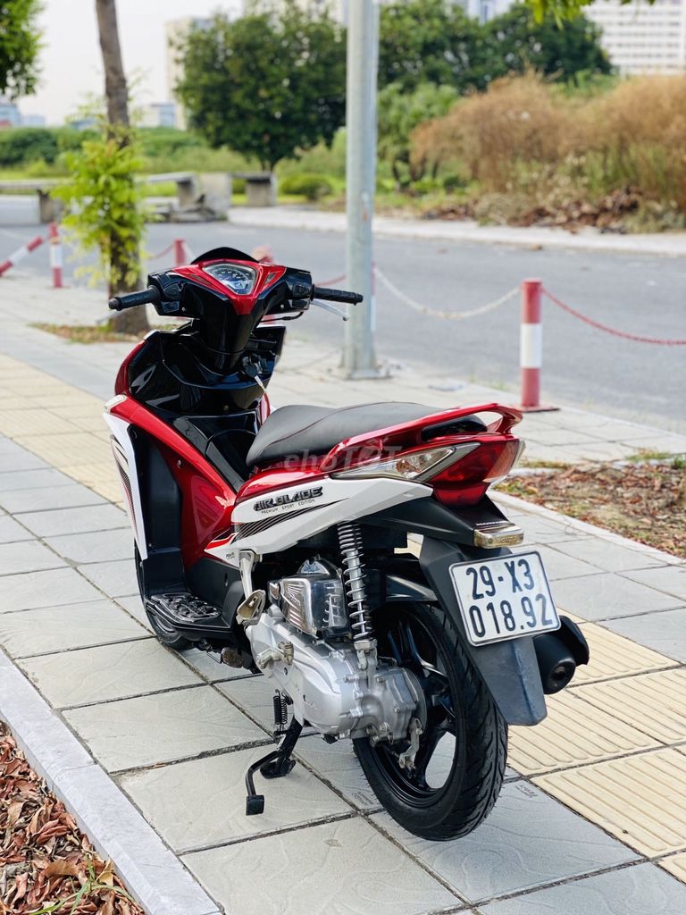 Honda Air Blade 110 Fi CHÍNH CHỦ BIỂN HÀ NỘI. Mua bán Xe máy tại Quận Cầu Giấy Hà Nội được đăng bởi Đỗ Mai hình 5