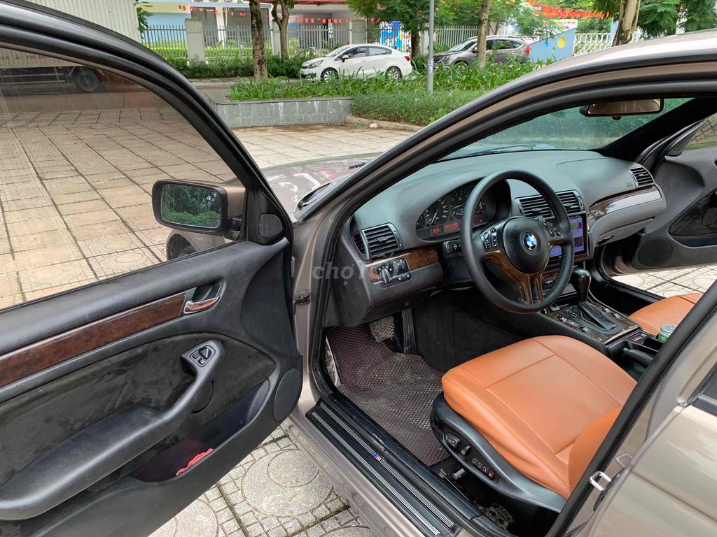 Em cần bán BMW 318 2.0 bản sport máy số đại chất. Mua bán Ô tô tại Quận Hà Đông Hà Nội được đăng bởi Vạn Phúc hình 5