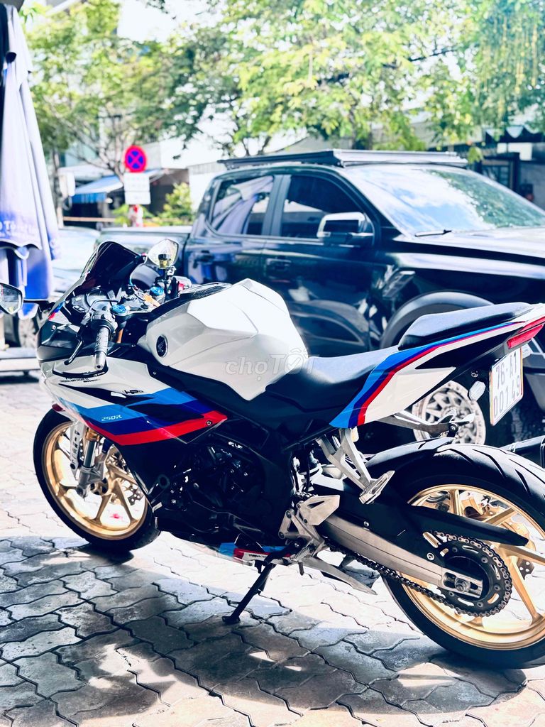 Honda CBR250R Нейкед 249куб.см 6-ступ